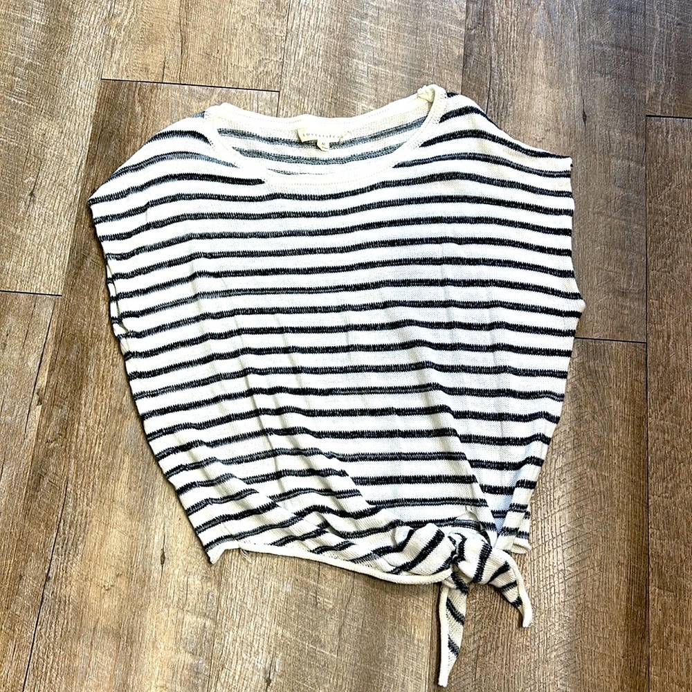 Nautical sleeveless shirt with tie at hip